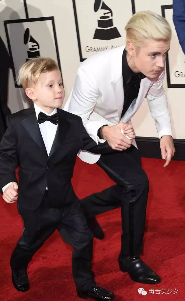 霉霉2024格莱美红毯造型,火星哥uptownfunk格莱美现场霉霉