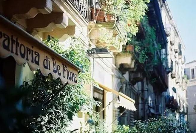 她有故事我有酒完全版文案,我有故事你有酒吗dj完全版