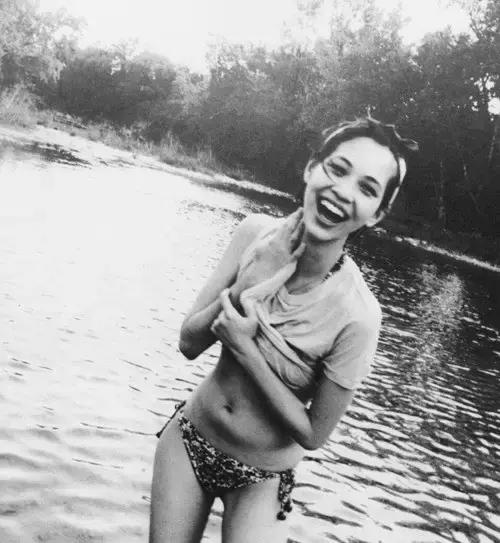 生活里还有哪些微妙的瞬间，像手指插进红豆堆一样爽