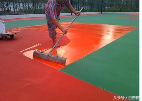 彩色篮球场是不是水泥地,硅pu篮球场和普通塑胶球场