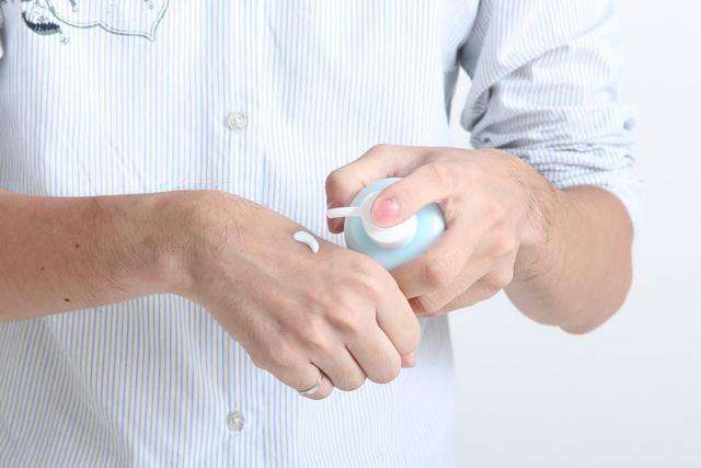 男士护肤品的顺序及正确用法,男士如何正确使用护肤产品