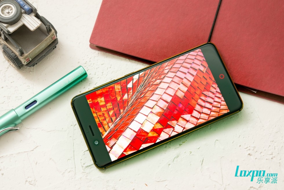 努比亚z17mini闪屏,努比亚z17mini旗舰图片