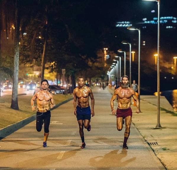 5个教你正确跑步拉伸动作,跑步前拉伸多久才能够跑步