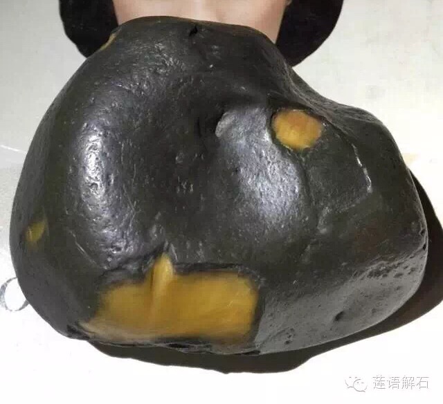 昌化田黄石与寿山田黄石哪个更好,寿山田黄石和昌化田黄石哪一种贵