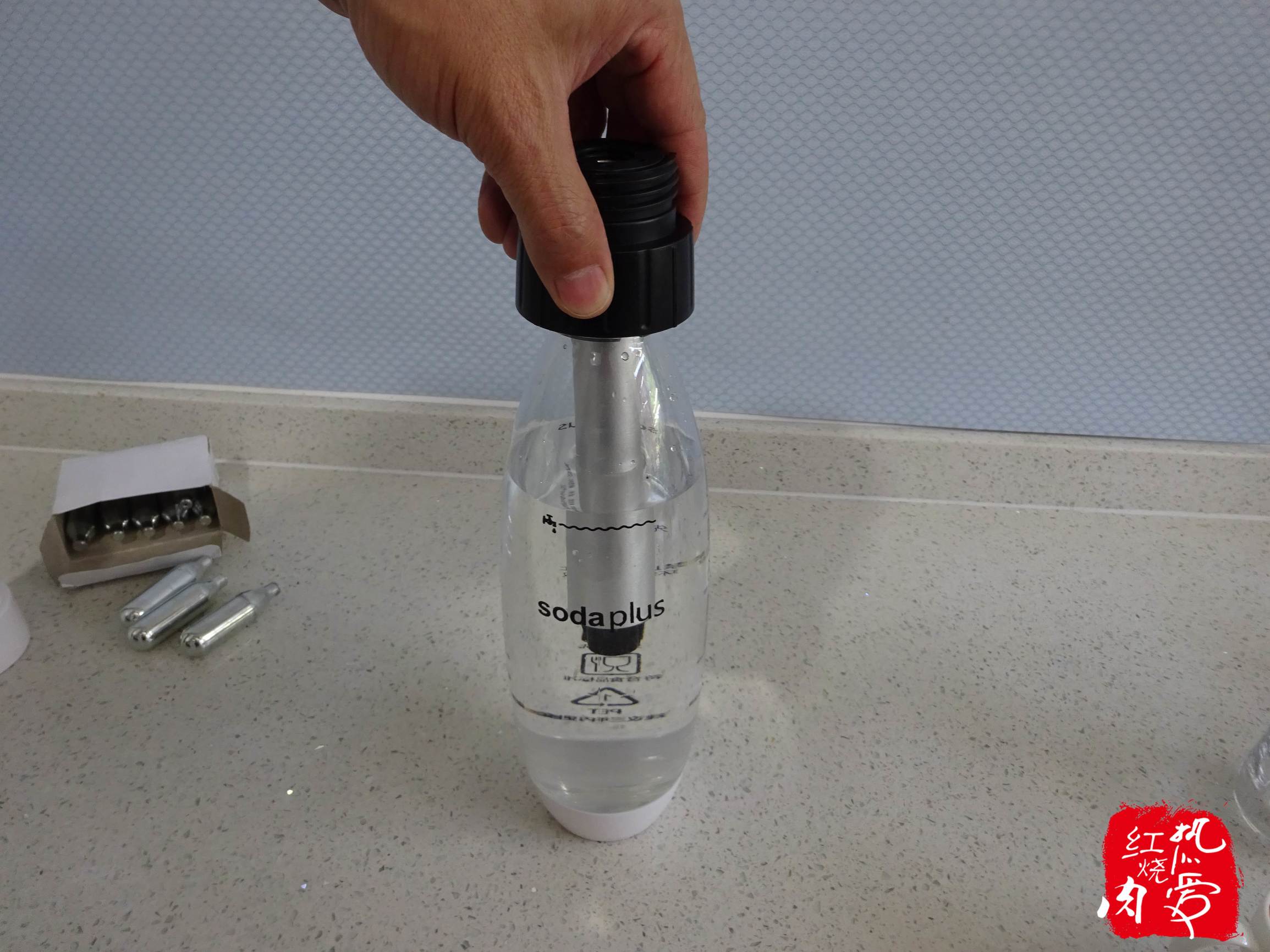 一个芒果两瓶水，就能做出比北冰洋汽水还要好喝的冰爽气泡水来！