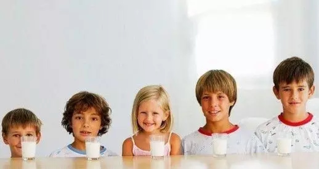 作为父母如何正确的帮助孩子长高,孩子长高的秘诀家长做好三件事