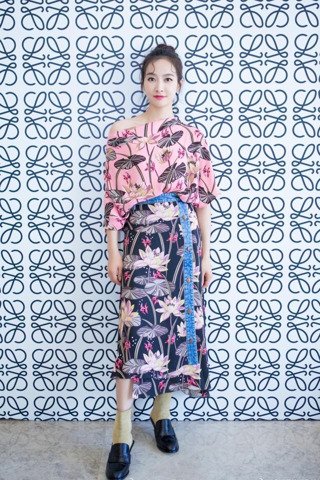 一条连衣裙让你免去搭配的烦恼,一条连衣裙穿一个夏天