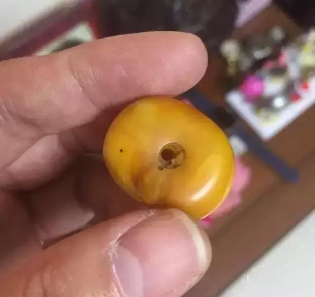 行家揭秘琥珀蜜蜡的多种造假手段,20元买的蜜蜡单珠是真的吗