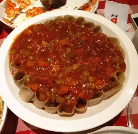 各位旅客，前方到站昆城广场，请注意装满钱包，装满钱包！