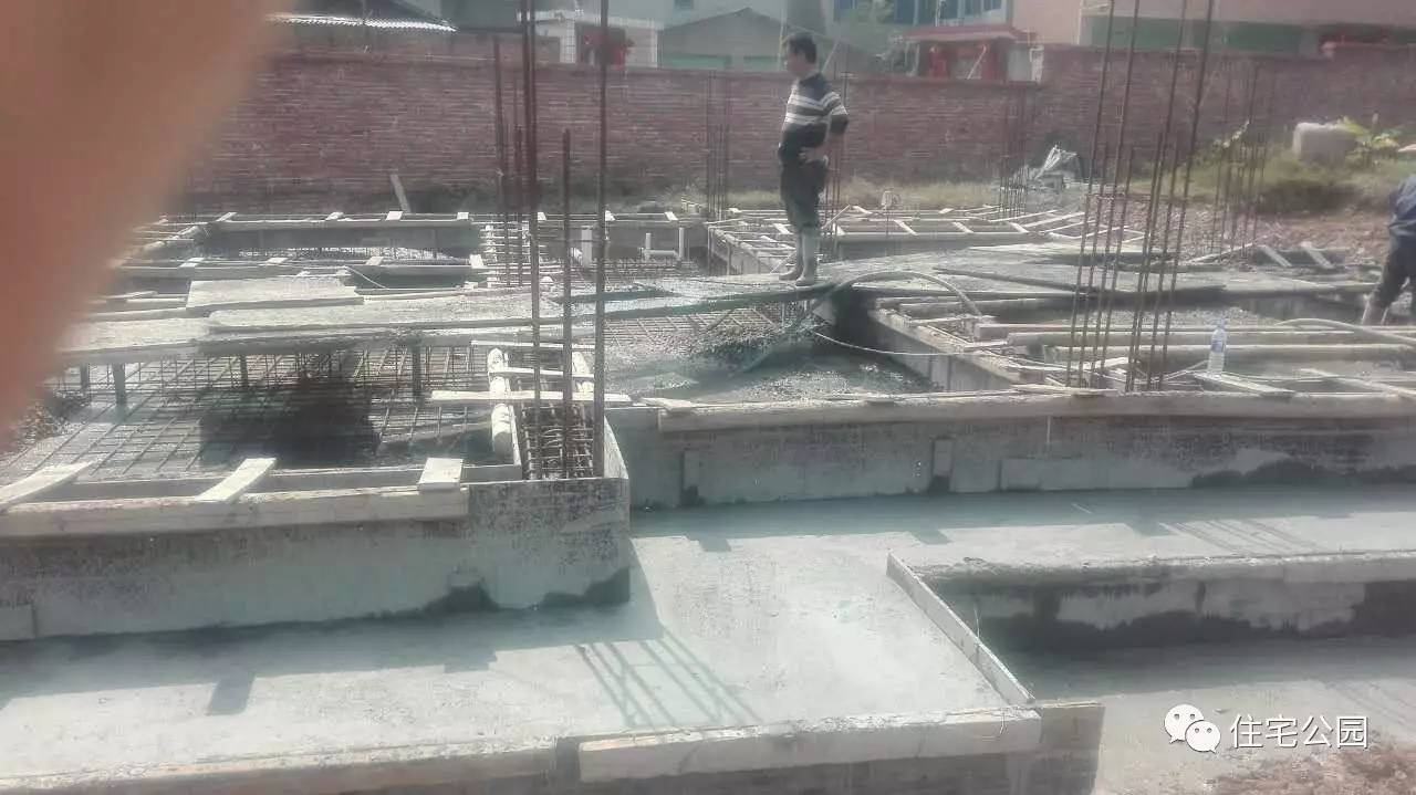 框架结构自建房地基筏板基础,自建房老基础与新筏板基础的结合