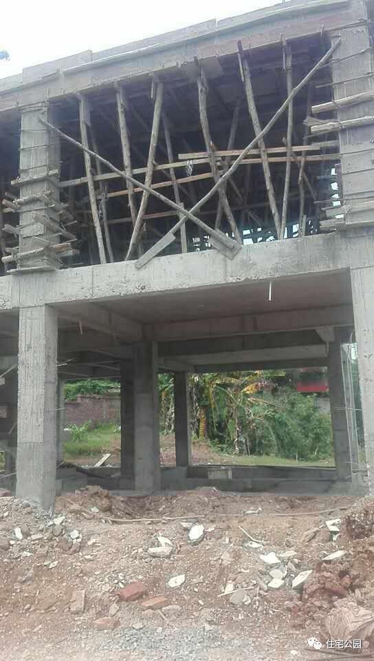 框架结构自建房地基筏板基础,自建房老基础与新筏板基础的结合