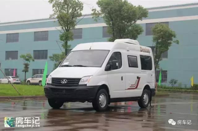 德兴东风御风短轴房车配置表,最便宜的大通短轴自动挡房车
