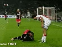 足球场上那些假摔瞬间,足球史上最佳假摔