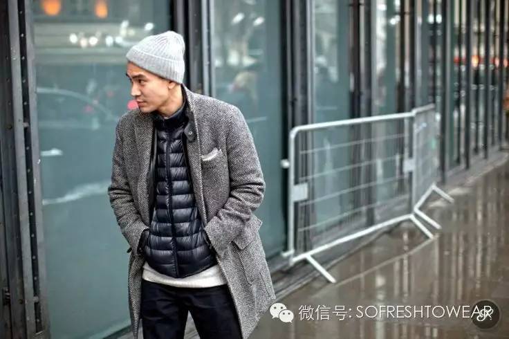 爆款羽绒服谁穿都好看,冬天穿什么颜色的羽绒服最好看