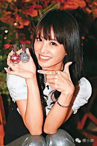 红绿搭配的美甲新年,同学会装b的最高境界