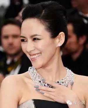 红绿搭配的美甲新年,同学会装b的最高境界