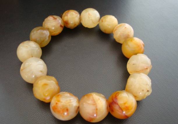 怎么鉴别金丝玉中的宝石光,金丝玉冻光与宝石光区别