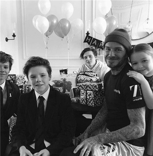 论“重女轻男”我只服贝克汉姆，看他家的三个儿子都成了摆！设！