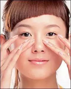 你的眼霜用对了吗,你的眼霜擦对了吗