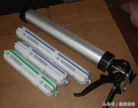 马桶下边玻璃胶发霉怎么办,厨房水盆玻璃胶发霉怎么办