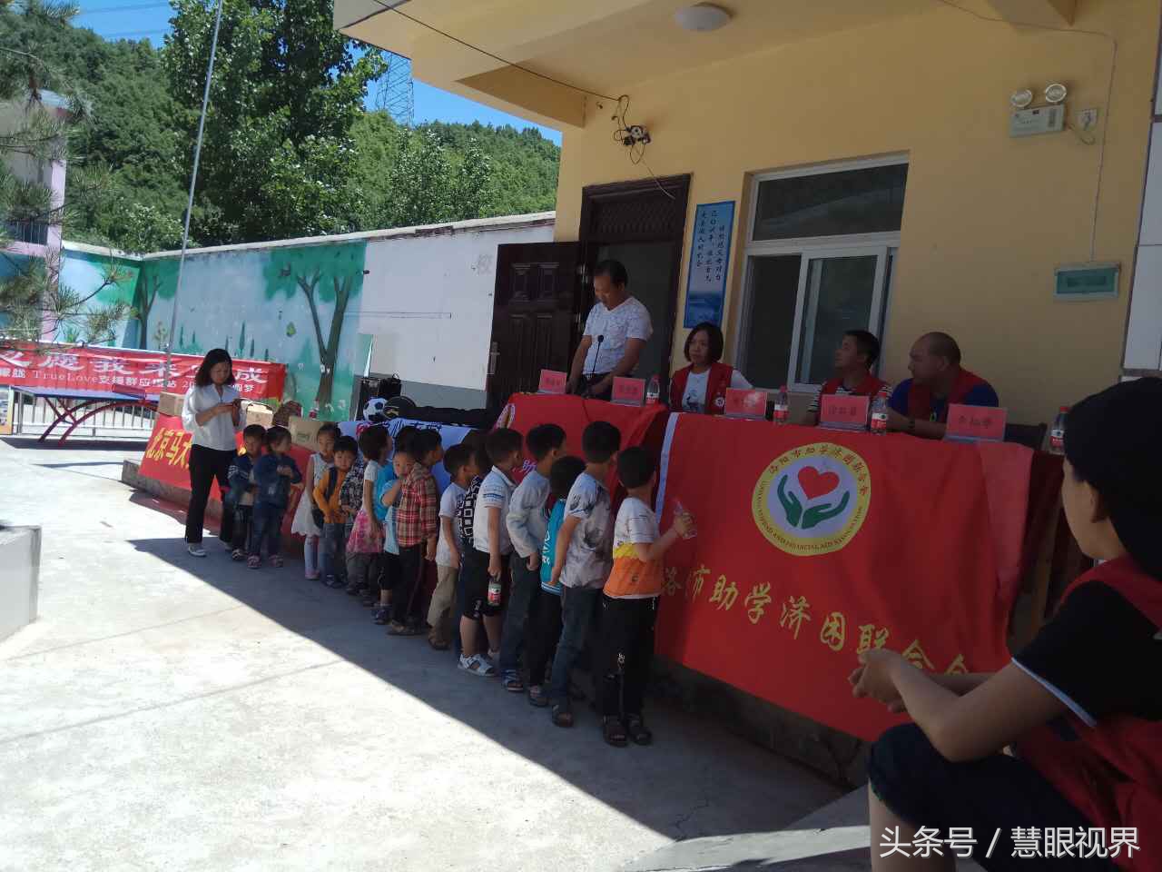 百雀羚长图广告完全版,百雀羚广告臻颜霜王一博