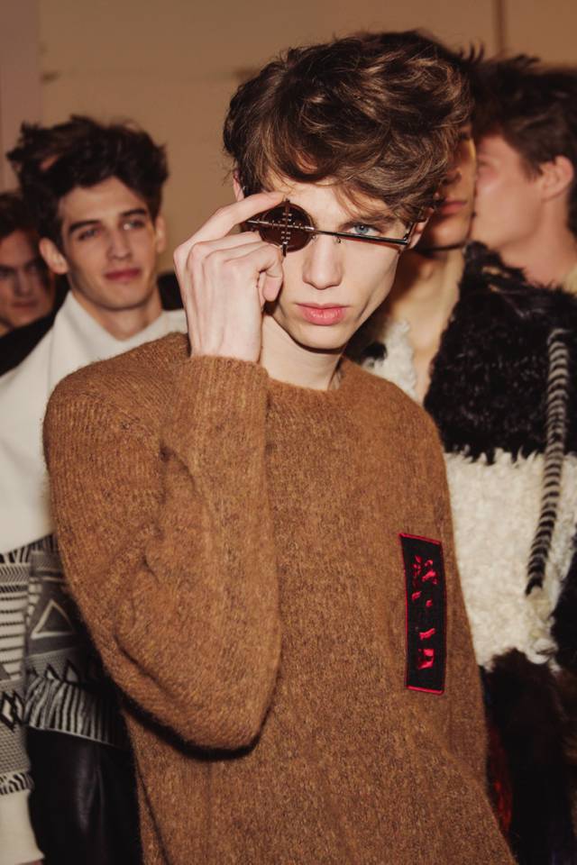 如何判断自己适不合适戴墨镜,怎么判断自己适不合适戴墨镜