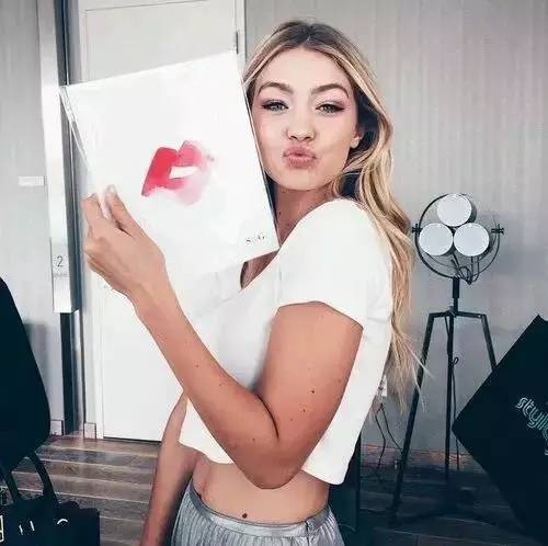 迪奥口红哪个色号合适夏天,夏天用哪种颜色的口红好