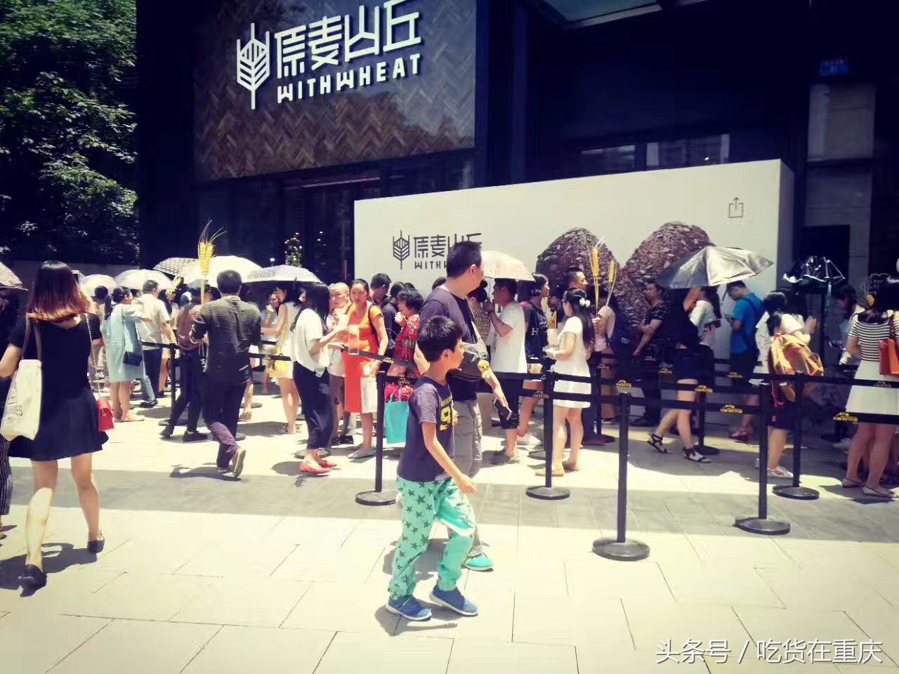 这家面包店成就了排队奇迹,这家被无数网红疯狂安利的面包店