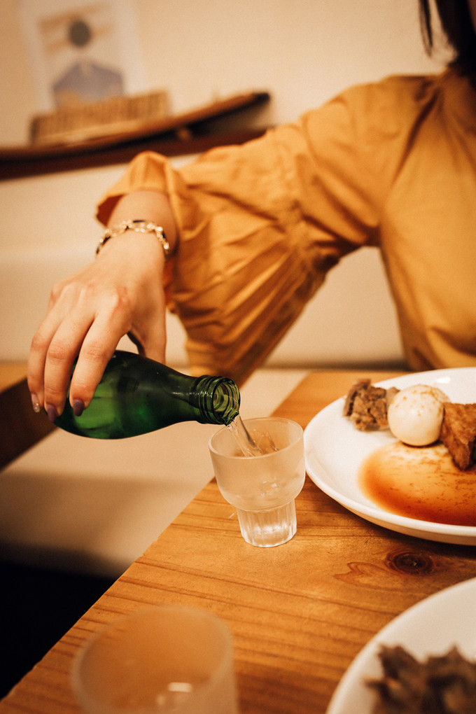 紫藤花开的季节去看锦鲤成了精，据说转发会有好运