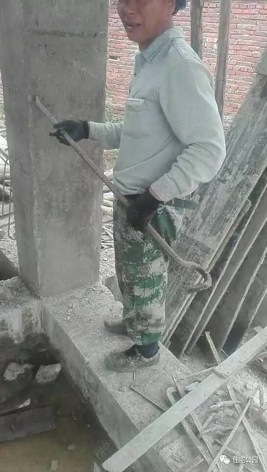 框架结构自建房地基筏板基础,自建房老基础与新筏板基础的结合