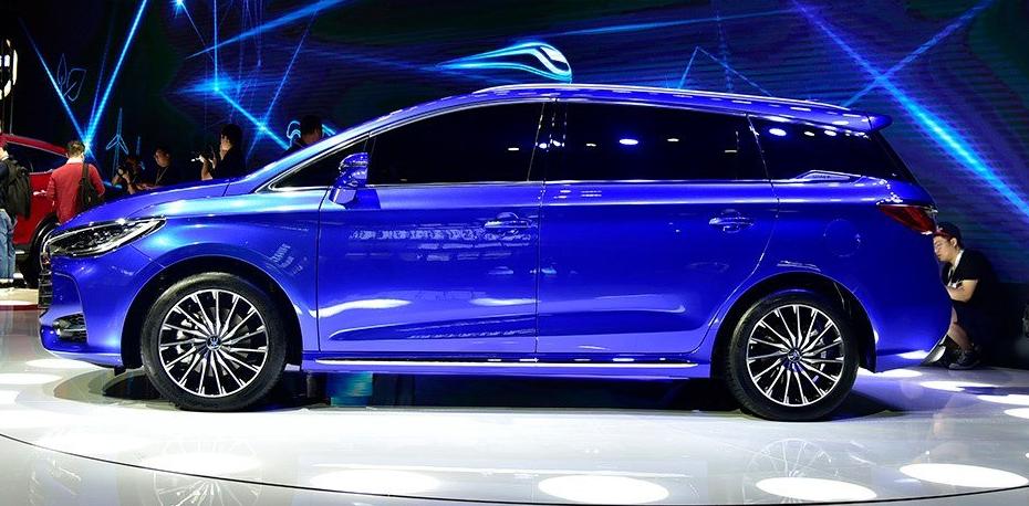 比亚迪为什么有宋与byd两种车标,比亚迪宋车标改byd能够吗