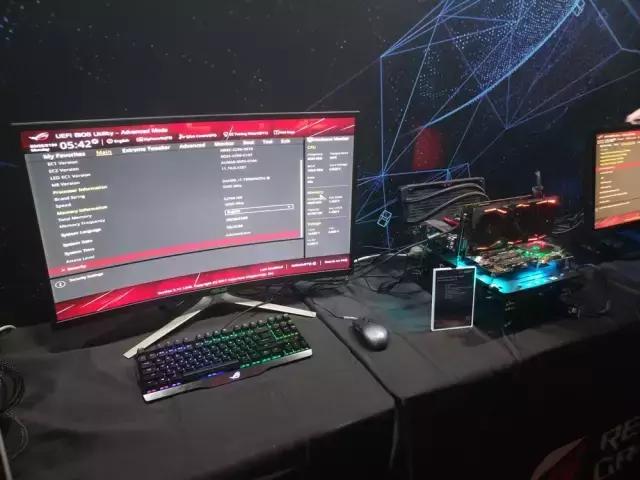 MC带你逛ComputeX：ASUS敲响高性能乐章
