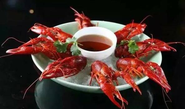 厦门深夜美食小龙虾,厦门和朋友吃小龙虾