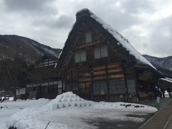 日本的冬天依旧色彩绚烂,冬季日本的冰雪日照