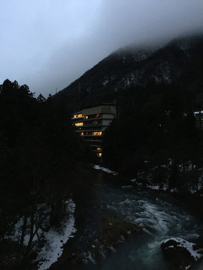 日本的冬天依旧色彩绚烂,冬季日本的冰雪日照