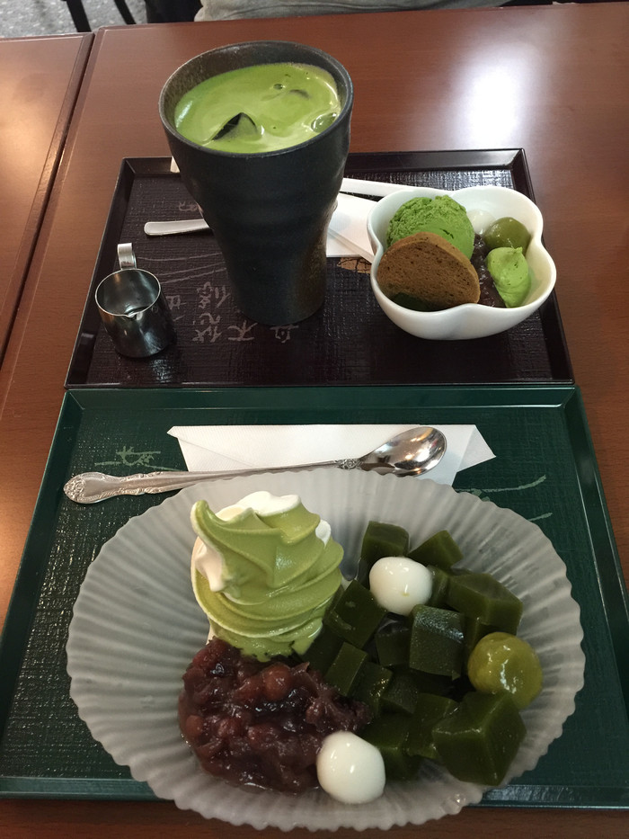 日本的冬天依旧色彩绚烂,冬季日本的冰雪日照