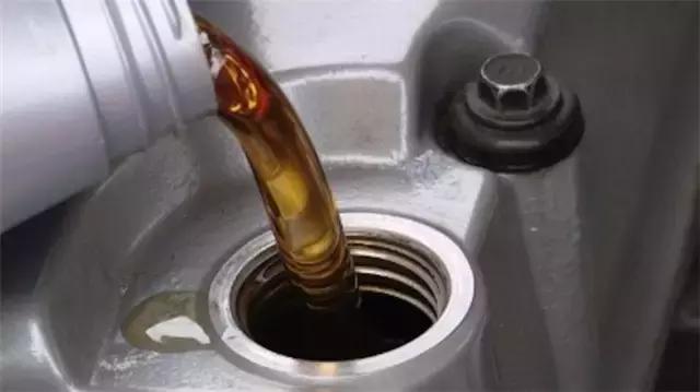 换机油如何去除油泥,换机油剩下的油怎么处理