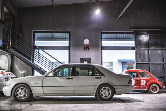 才发现这种『全国仅存一台』、『曾是名人政要座驾』的神车都在这