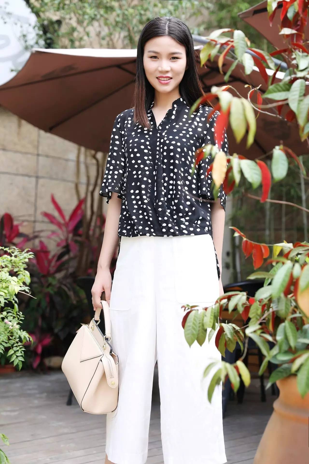 如何将黑白灰穿出高级感？｜CADIDL风气街拍