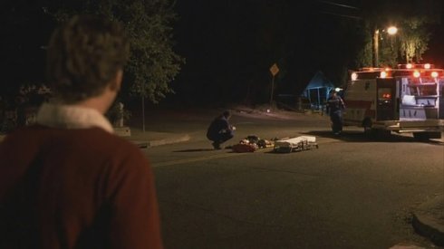 万恶之源绝不是脚踏三条船的大波妹，该是圣母内脑袋