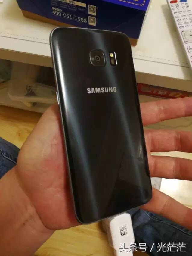 三星s7edge不显示状态栏了,三星s7edge长时间不用充不上电