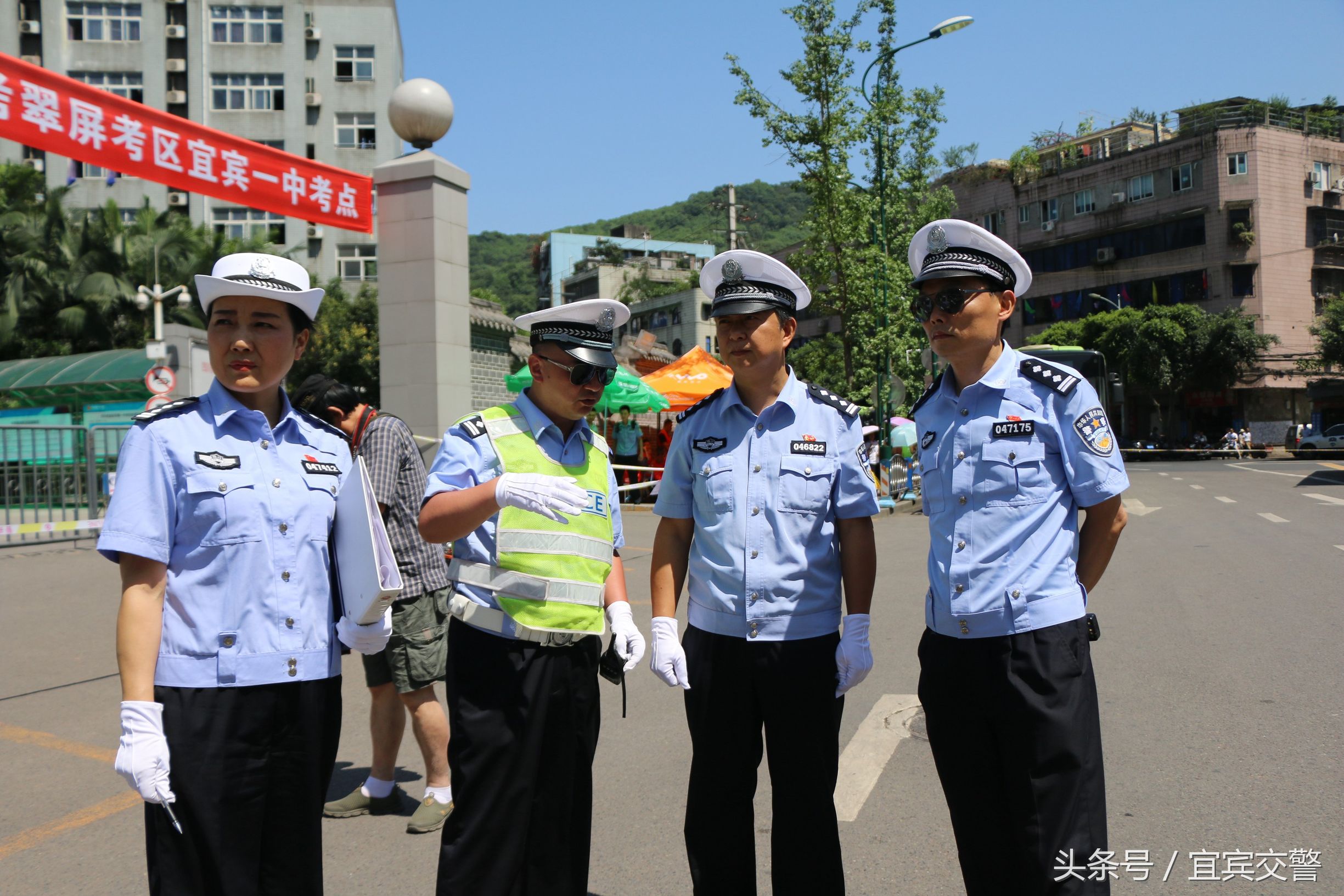 郑州爱心护考交警同行,爱心助考交警同行