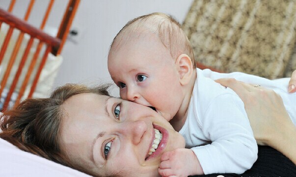 洗衣粉发热是什么原理,为什么洗衣粉加热会变臭