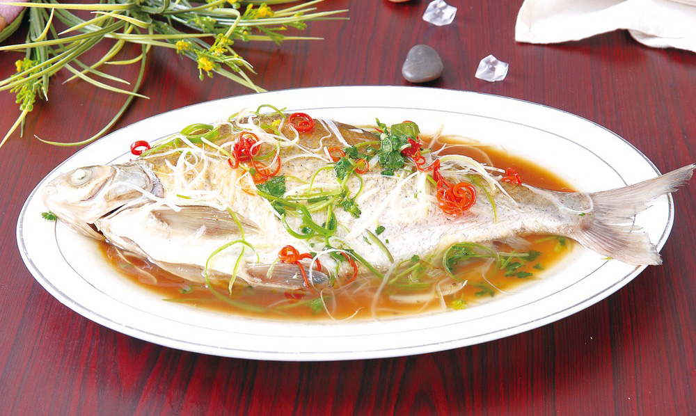 清蒸武昌鱼做法最正宗的做法,清蒸武昌鱼怎么做才好吃简单窍门