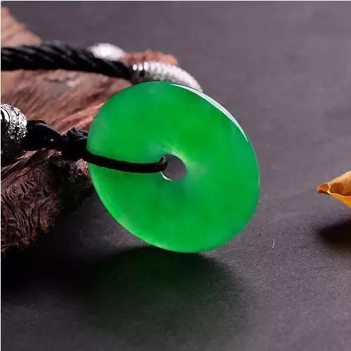 拿走不谢：熟用三十六计，教你买翡翠时如何砍价！