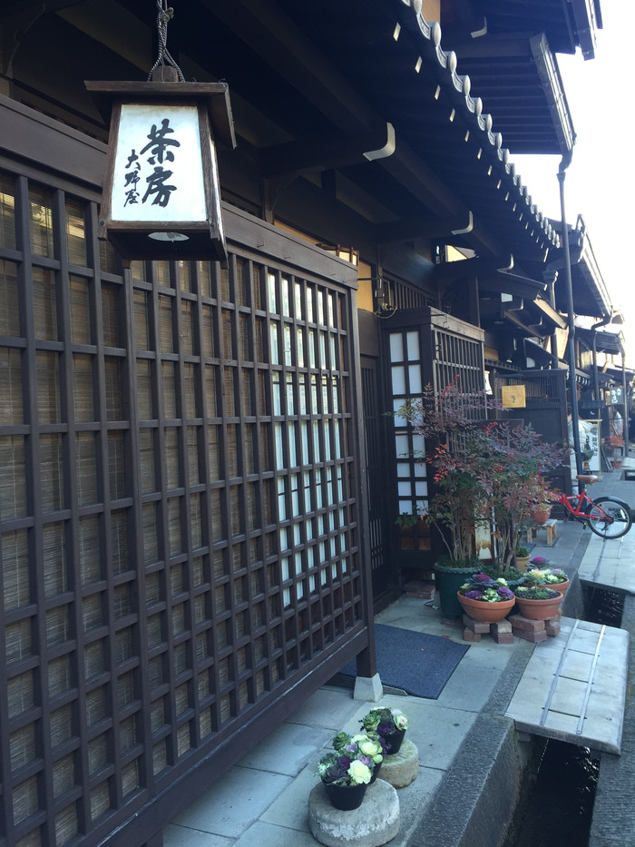 日本的冬天依旧色彩绚烂,冬季日本的冰雪日照