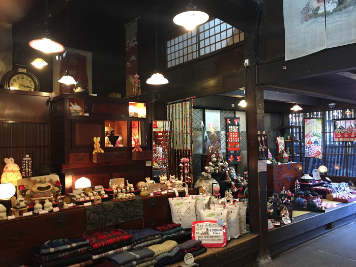 日本的冬天依旧色彩绚烂,冬季日本的冰雪日照