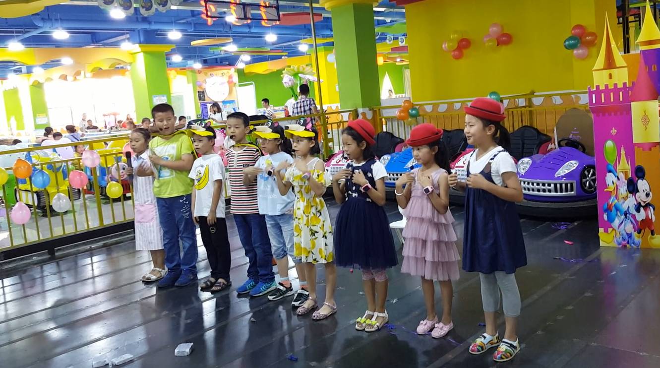 合适5个幼儿演的英文童话剧,英语童话剧表演小红帽