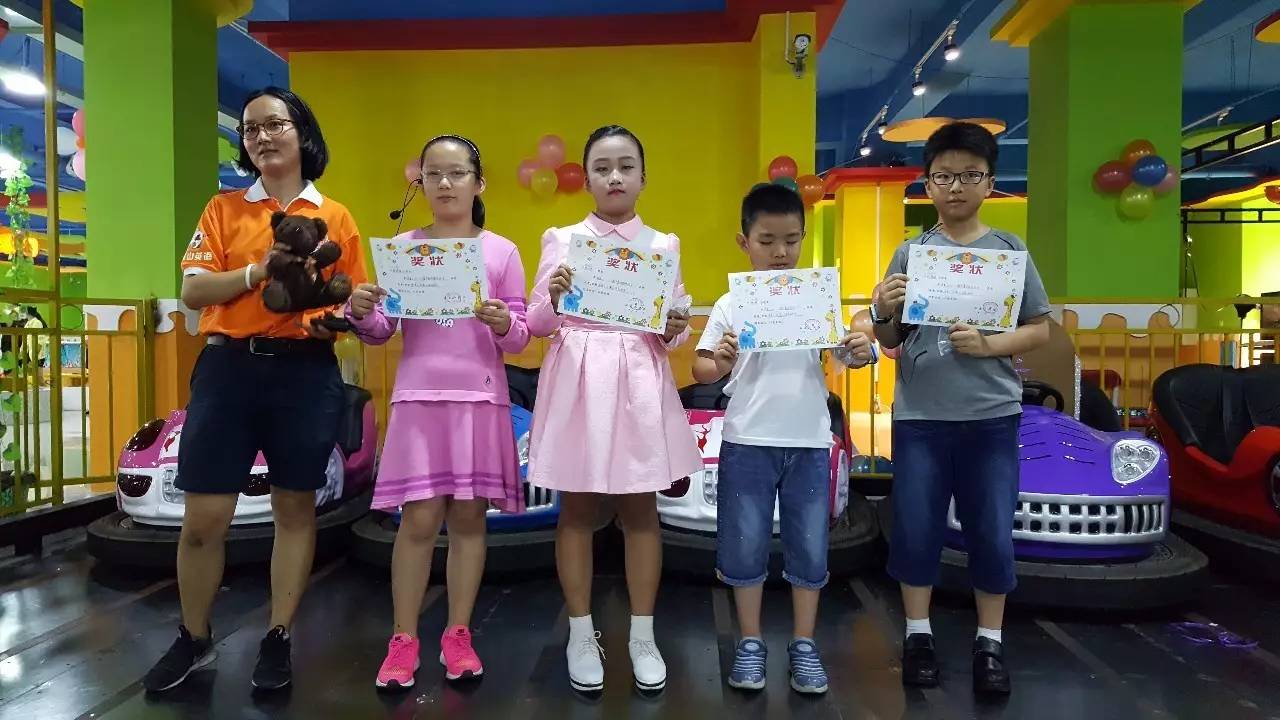 合适5个幼儿演的英文童话剧,英语童话剧表演小红帽