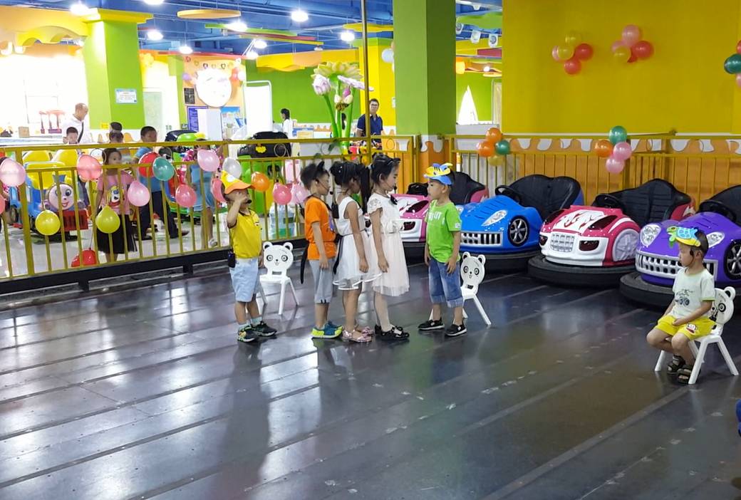 合适5个幼儿演的英文童话剧,英语童话剧表演小红帽